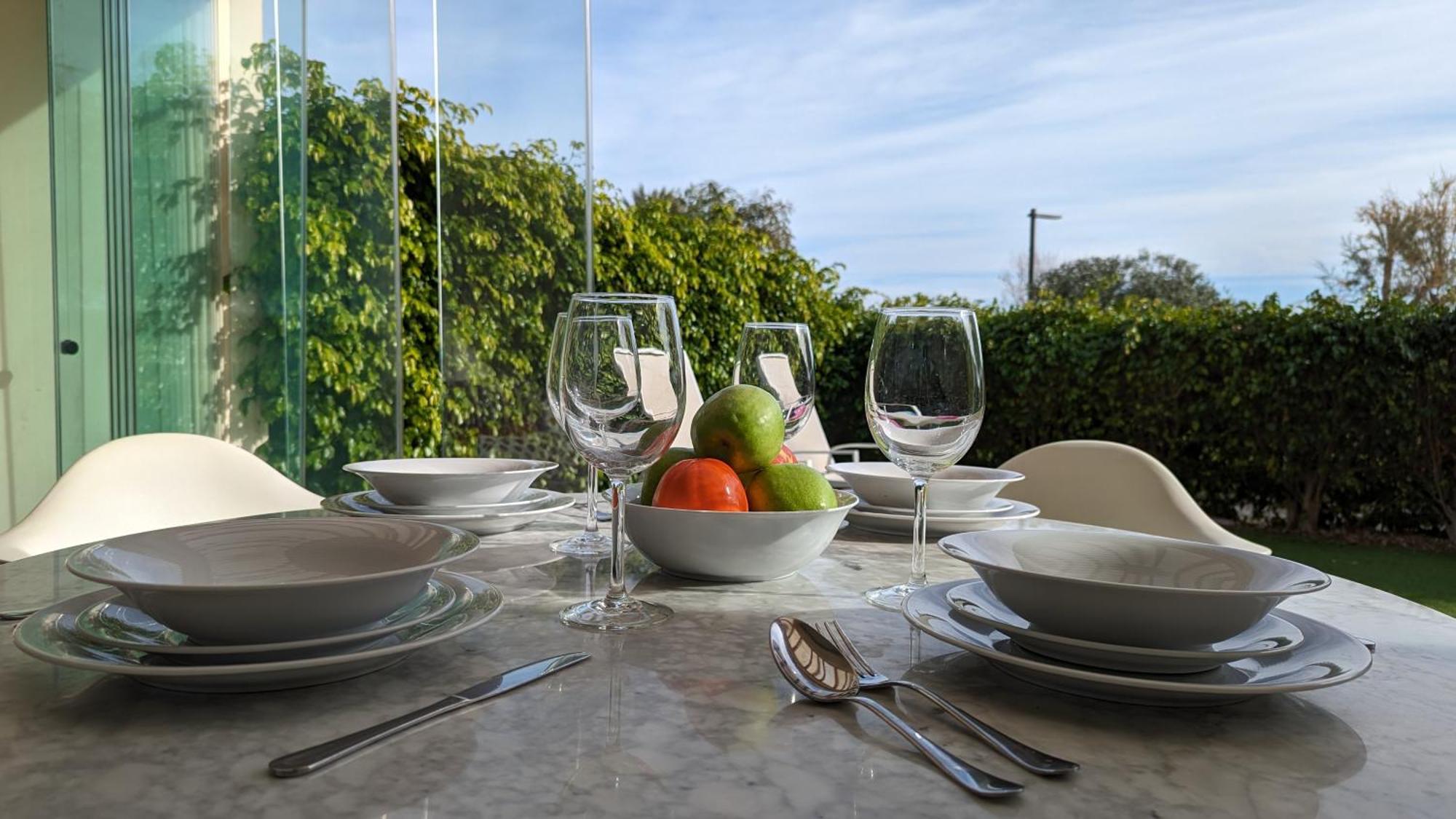 Paradise Beachfront Luxury Villa Вильяхойоса Экстерьер фото