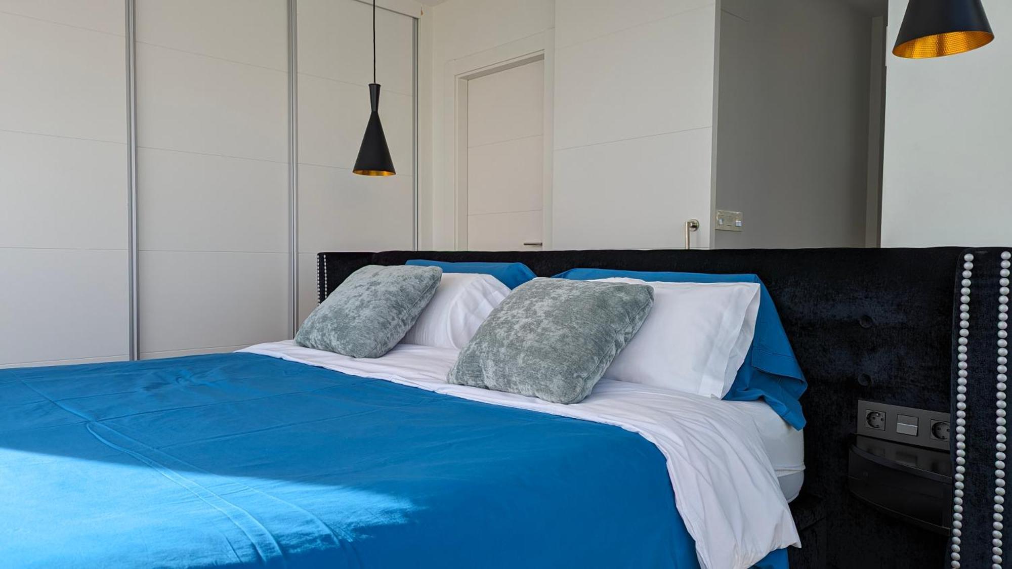 Paradise Beachfront Luxury Villa Вильяхойоса Экстерьер фото
